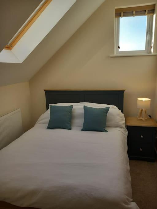Roomy Penthouse 2 Double Bed Apartment - Spacious - Central Beeston - Free Secure Parking - Nottingham Exterior photo
